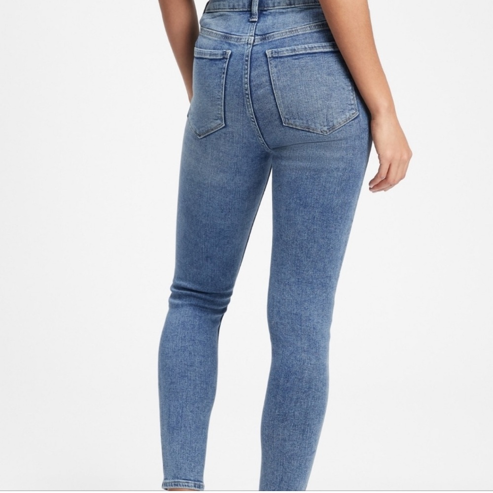 Gap 1969 Medium Light Wash Distressed Authentic True Skinny Jeans 31